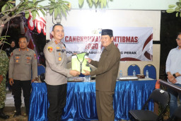 Cangkrukan Kamtibmas Jogo Perak, Kapolres Tanjung Perak Perkuat Kolaborasi Jaga Surabaya Aman