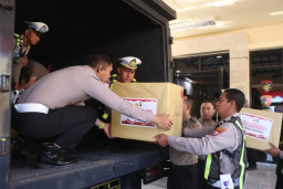 Polri Peduli : Polres Situbondo Kirim Bantuan Kemanusiaan untuk Korban Gempa NTT