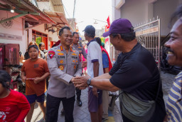 Peduli Masyarakat Surabaya, Luthfie.Daily Berbagi Siapkan 150 Paket Sembako