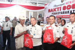 Sambut Kemerdekaan dengan Kepedulian, Pemasyarakatan Korwil Madiun Gelar Bakti Sosial Bersama Masyarakat
