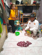 Aldera News dan Sintora News Berbagi Sembako di Tengah Masyarakat Setiap Hari Jumat