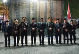 Khidmat Renungan Suci HUT Ke-81 RI di TMP Kusumanegara Sampang, Penghormatan Tertinggi untuk Para Pahlawan
