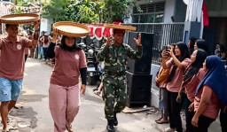 Semarakkan HUT RI ke-81, SPPG Dalpenang Sampang Gelar Berbagai Lomba Unik Bersama Karyawan