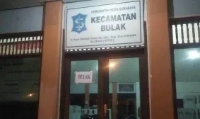 Arogan! Sikap Camat Bulak Surabaya Pinta Hp Awak Media Saat Meliput