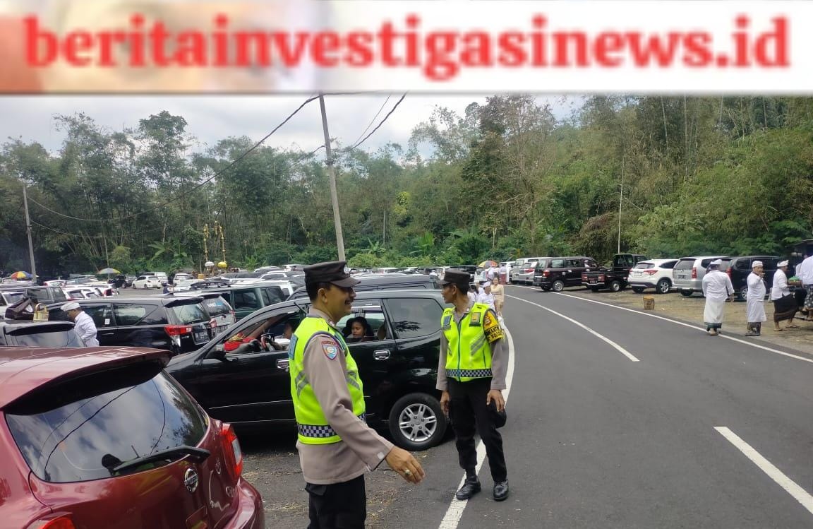 Polsek Penebel Amankan Sembahyang Hari Raya Galungan di Pura Luhur Batukaru