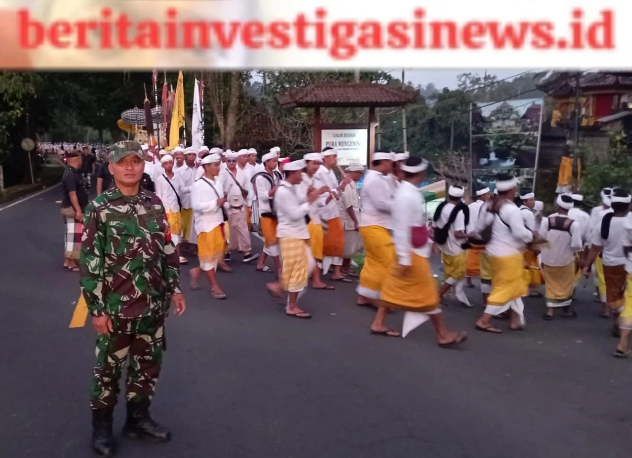 Babinsa-Bhabinkamtibmas Bersama Pecalang Amankan Persembahyangan dan Pasar Musiman