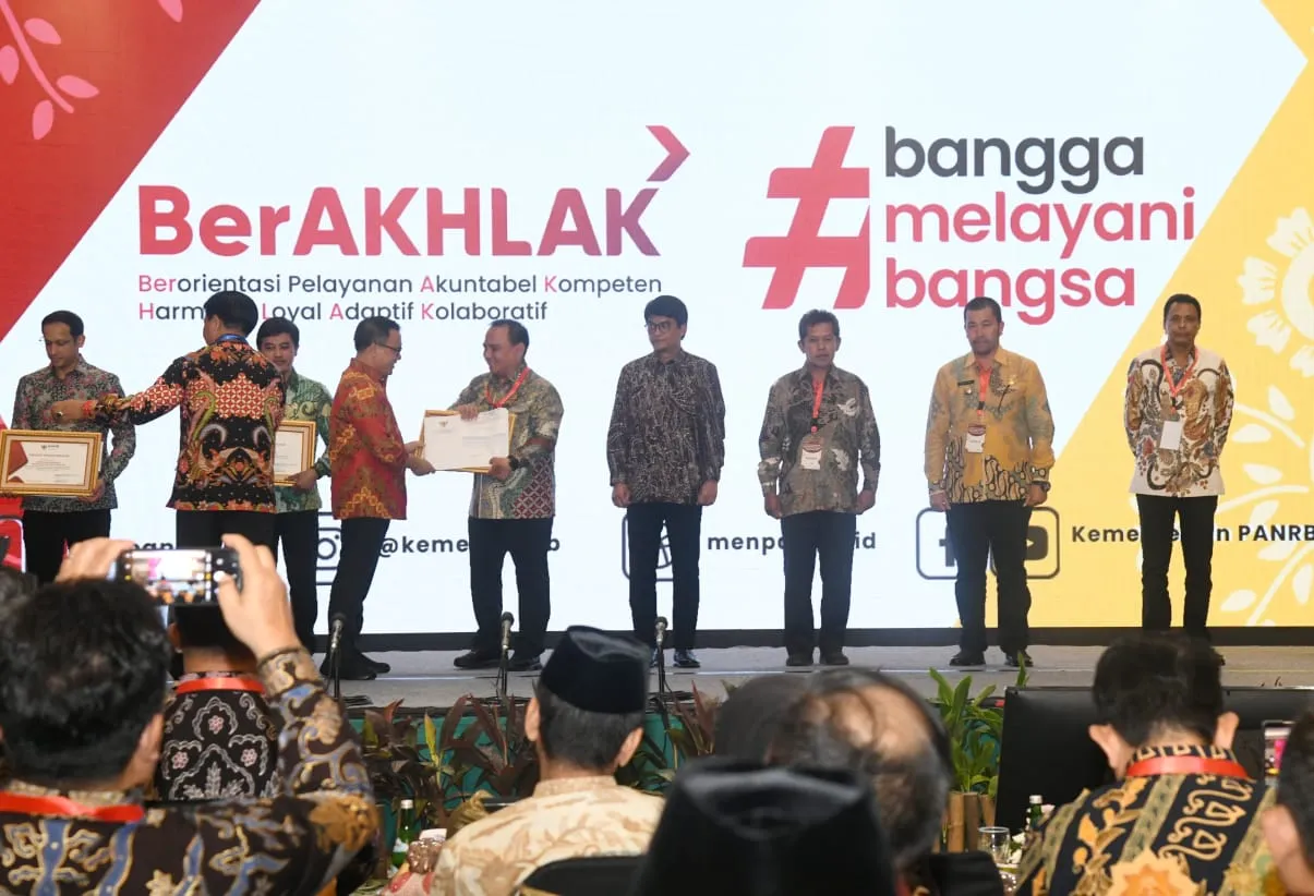 Tata Kelola Pengadaan ASN Terbaik, Kemenkumham Terima Penghargaan dari Menpan RB