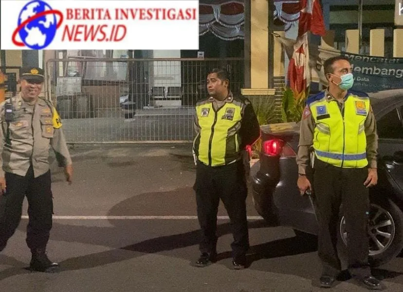 Polsek Tambaksari Lakukan patroli Kejahatan Malam di Beberapa Lokasi Rawan Kriminalitas