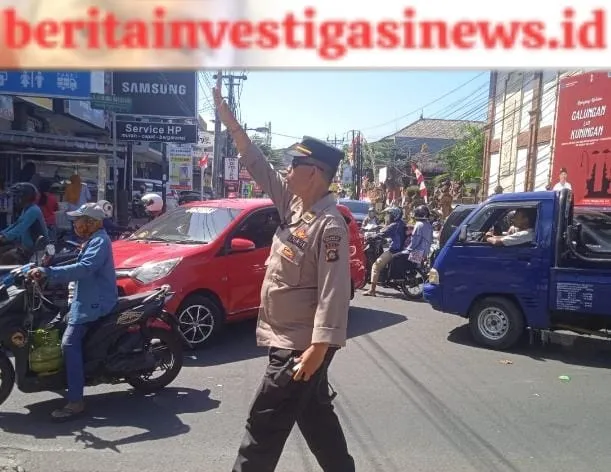 Tak Ingin Ada Kemacetan, Polisi Banjar Buana Asri Bantu Atur Lalin
