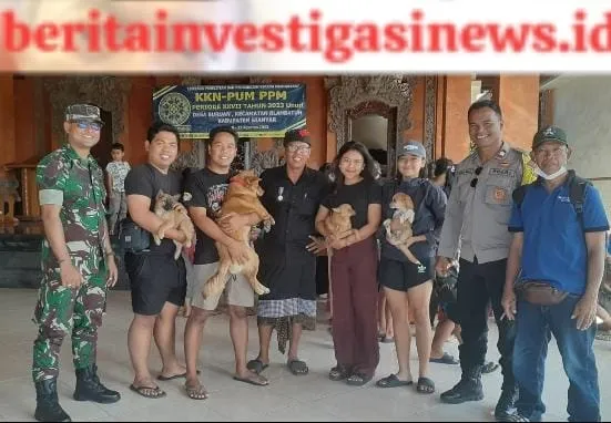 Serma I Dewa Gede Agus Sastrawan Bersama Bhabinkamtibmas Atensi Vaksinasi Rabies