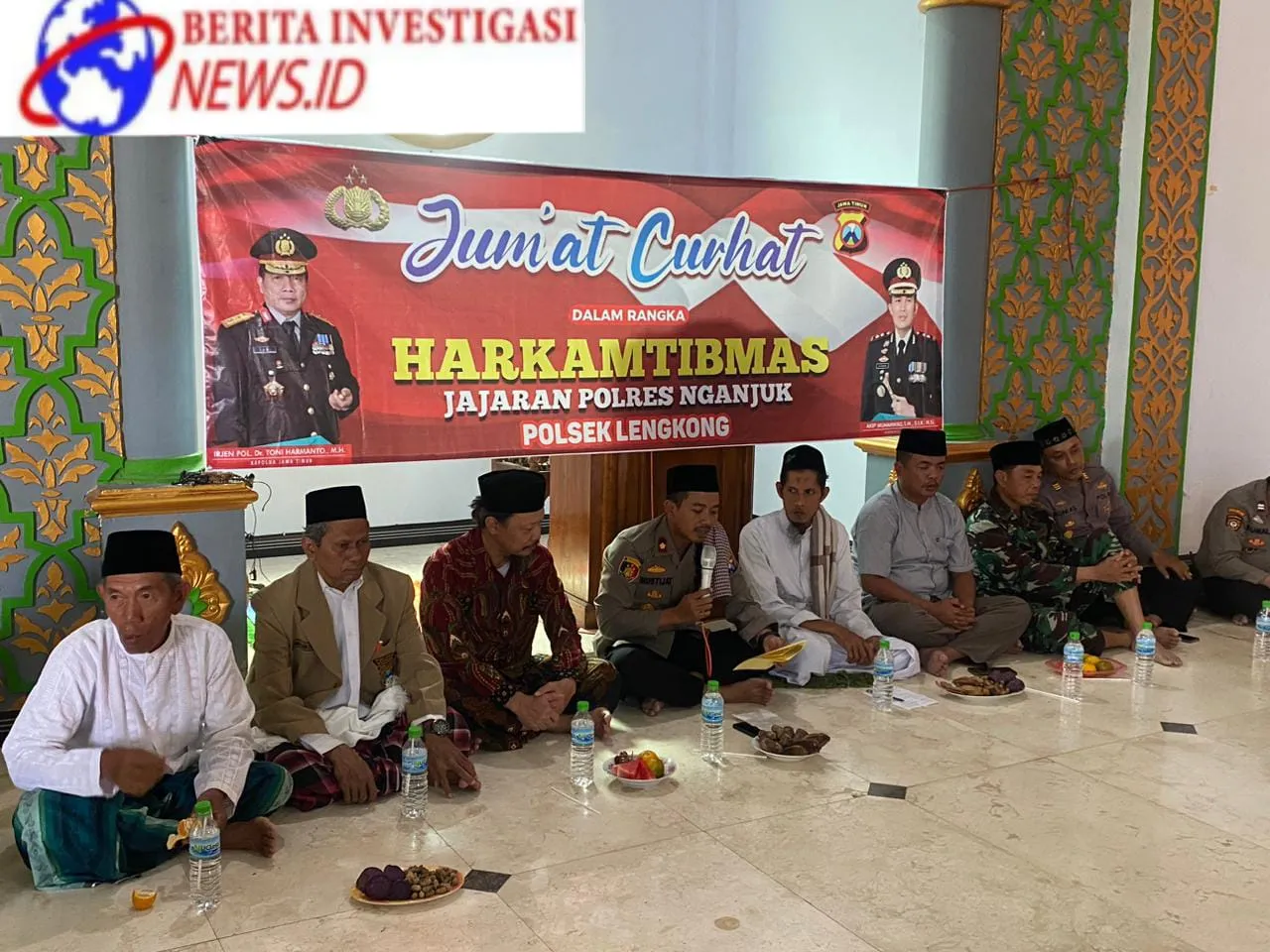 Jum’at Curhat, Wakapolres Nganjuk Minta Jamaah dan Santri Mewaspadai Berita-Berita Hoax dan Provokatif