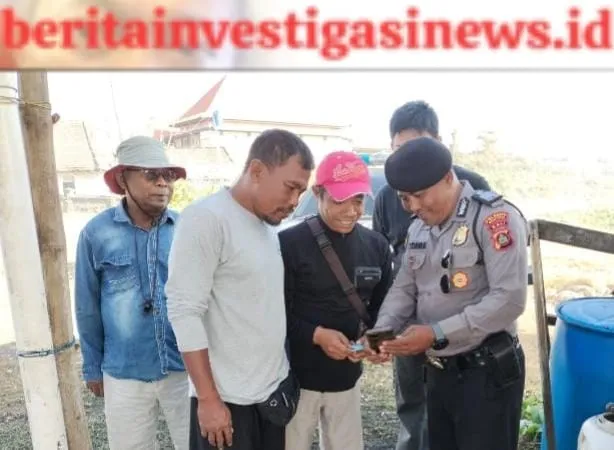 Patroli Dialogis, Polisi Banjar Sosialisasikan Penggunaan Aplikasi Polisi Banjar Hebat
