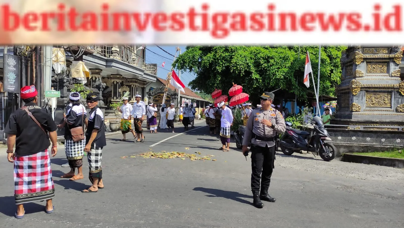 Polres Tabanan dan Polsek Kediri Siaga Amankan Piodalan di Pura Pakendungan
