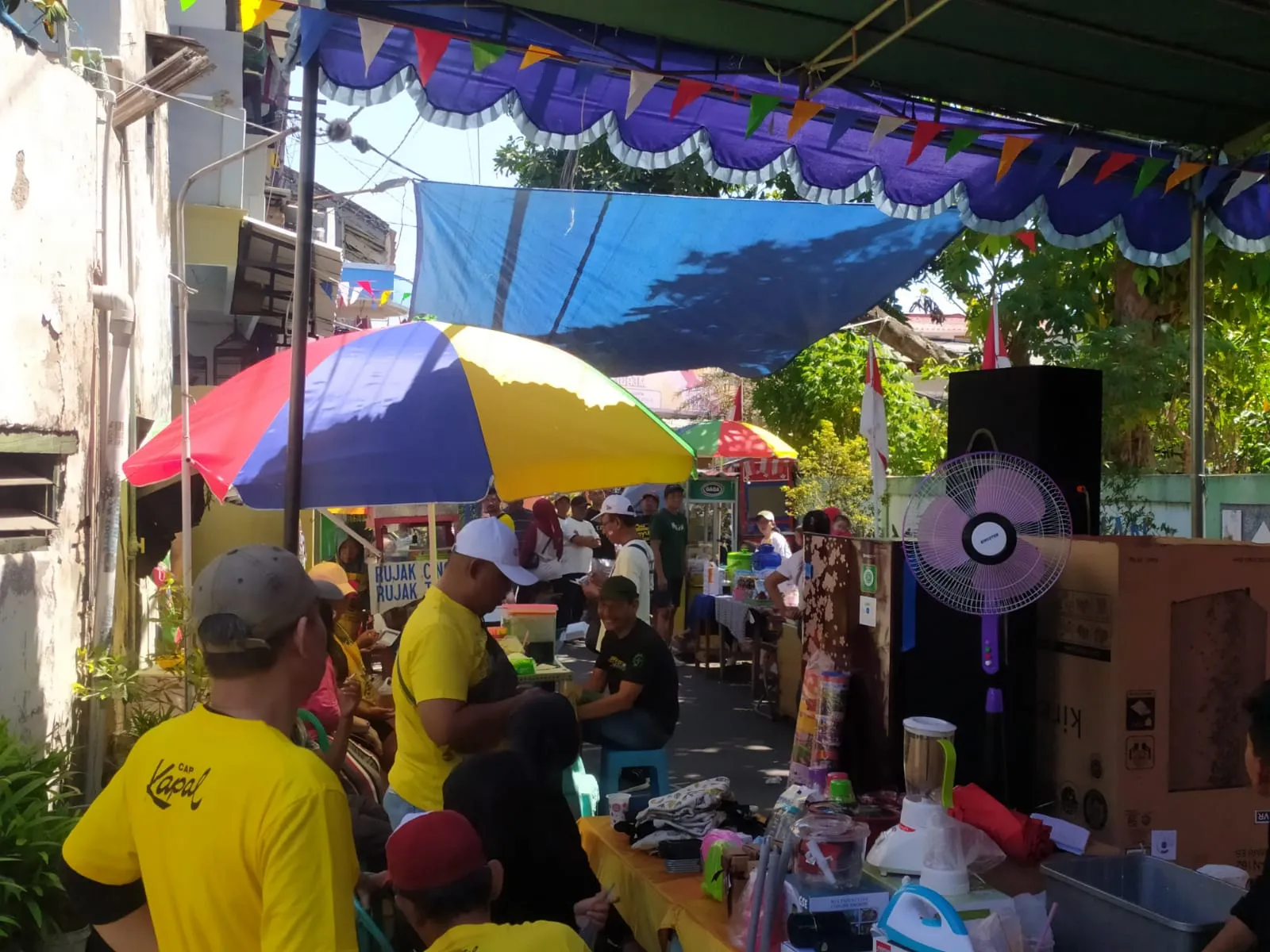 Sambut HUT ke 78 Warga Wonokromo Adakan Gebyar Bazar Murah