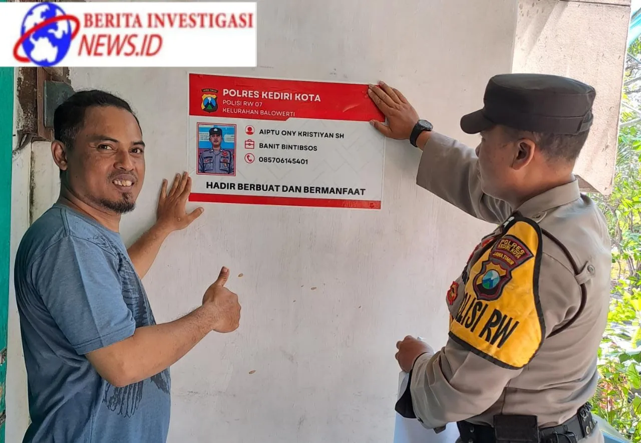 Maksimalkan Layanan, Polres Kediri Kota Pasang Stiker Indentitas Polisi RW