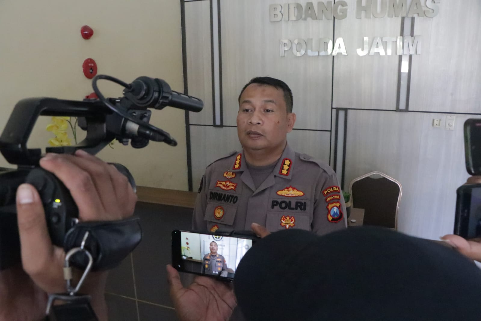 Polda Jatim Klarifikasi Postingan IG ahmadsahroni88 Yang Bikin Resah Masyarakat