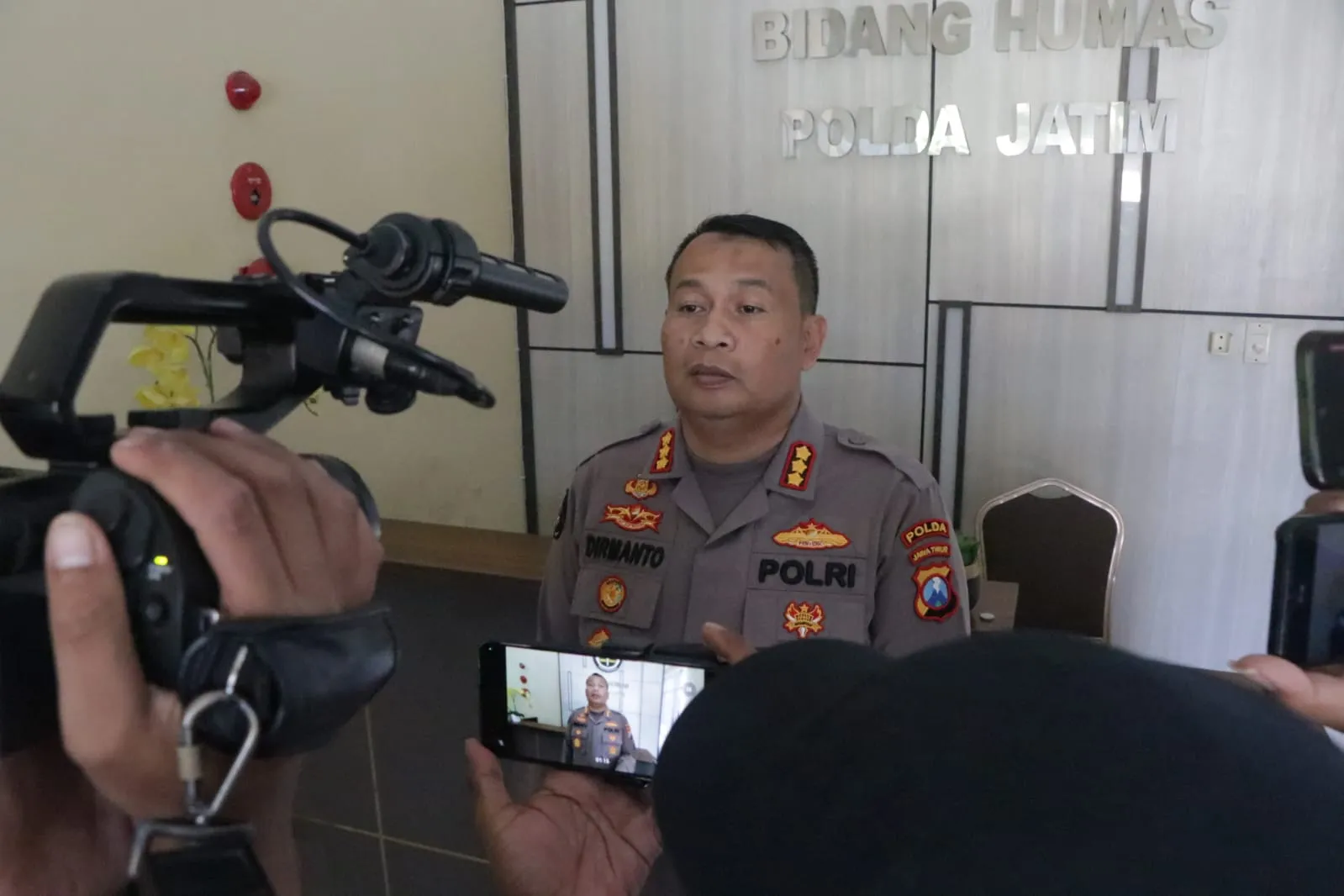 Polda Jatim Klarifikasi Postingan IG ahmadsahroni88 Yang Bikin Resah Masyarakat