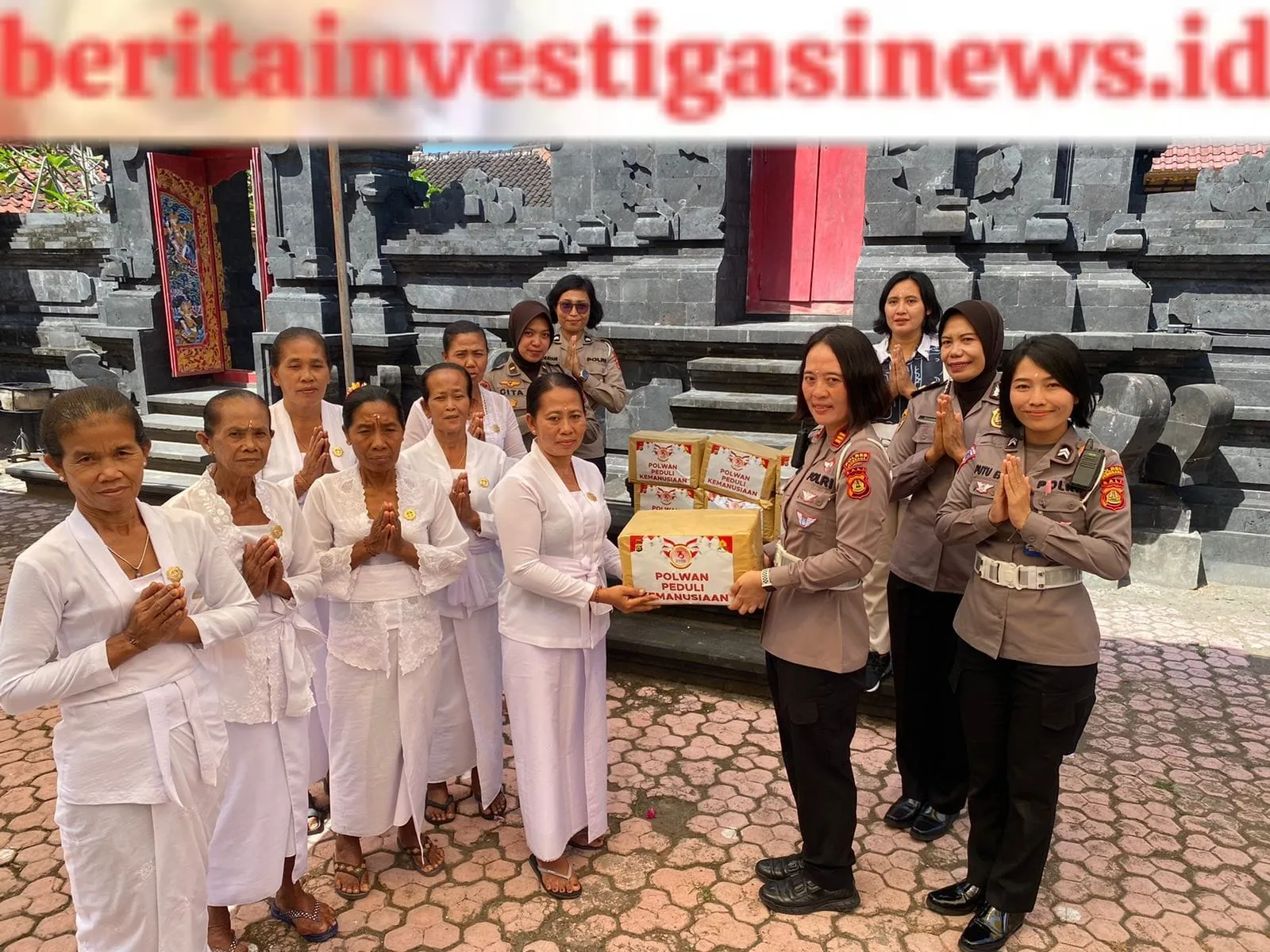 Sentuh Kemanusiaan, Polwan Polres Jembrana Baksos dan Pengobatan Gratis