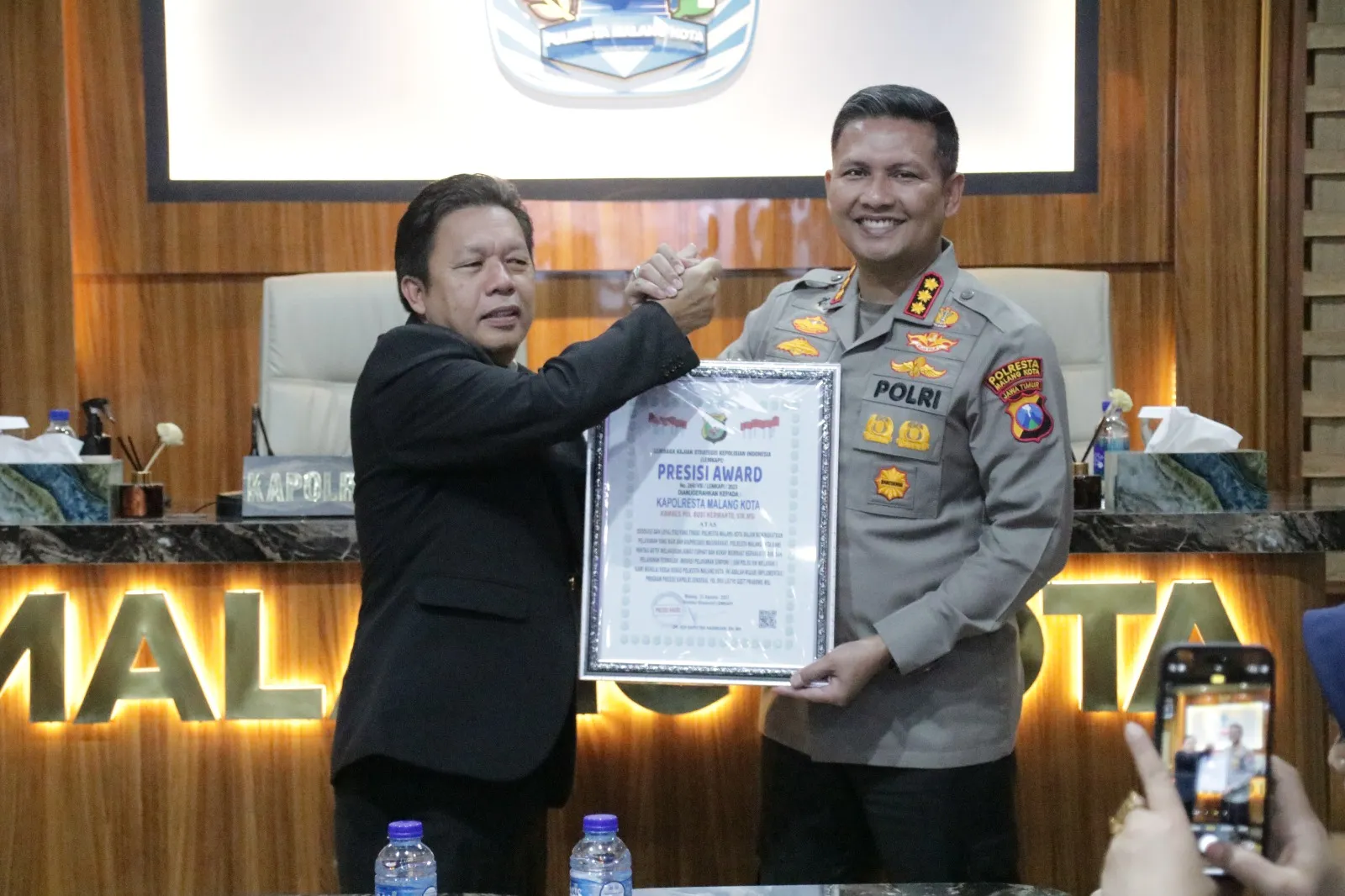 Kapolresta Malang Kota Terima Penghargaan dari Lemkapi Terkait Program SIMPONI