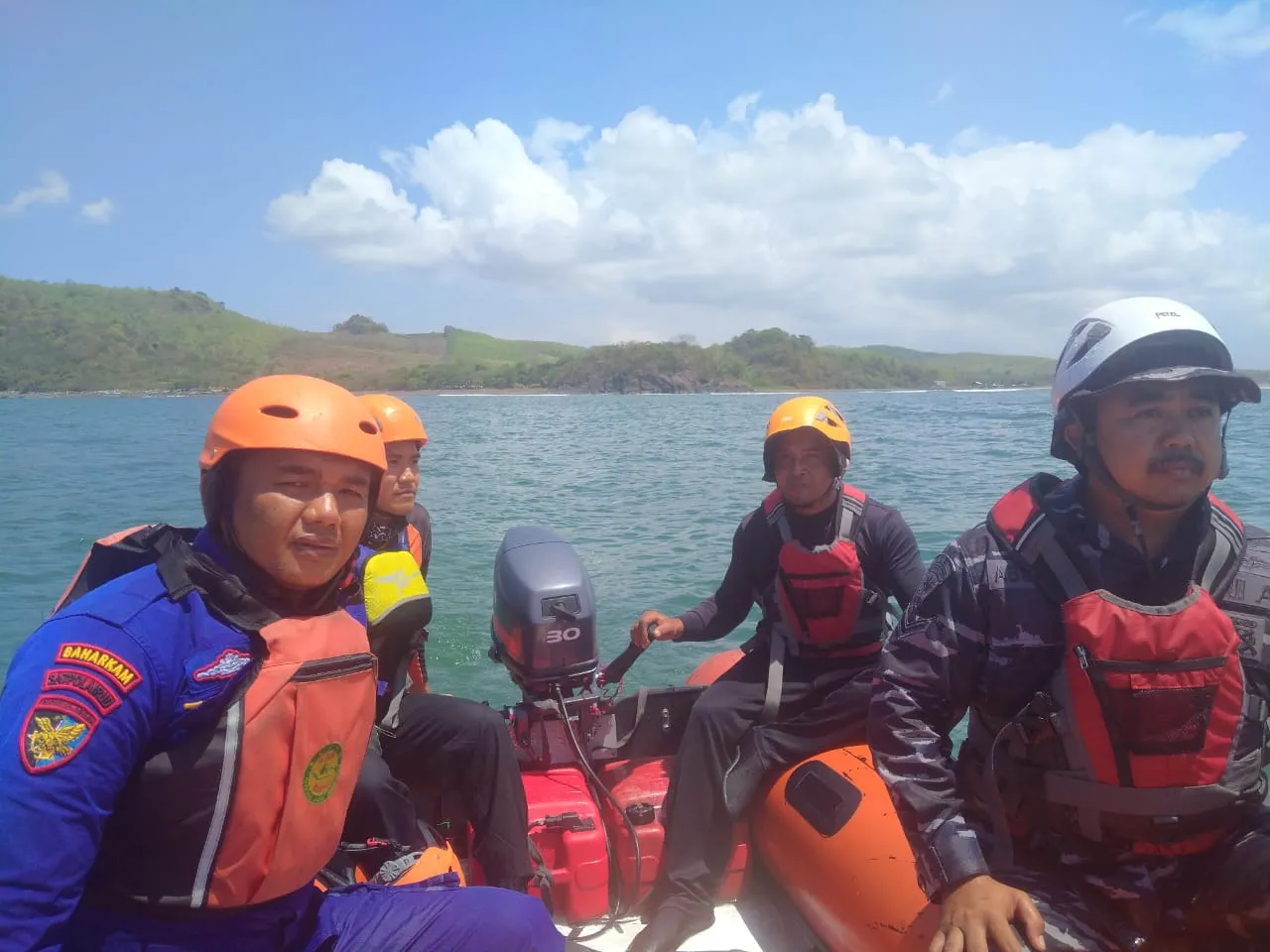 Polresta Banyuwangi dan Tim SAR Gabungan Sisir Seluruh Perairan Banyuwangi, Cari ABK Yang Hilang