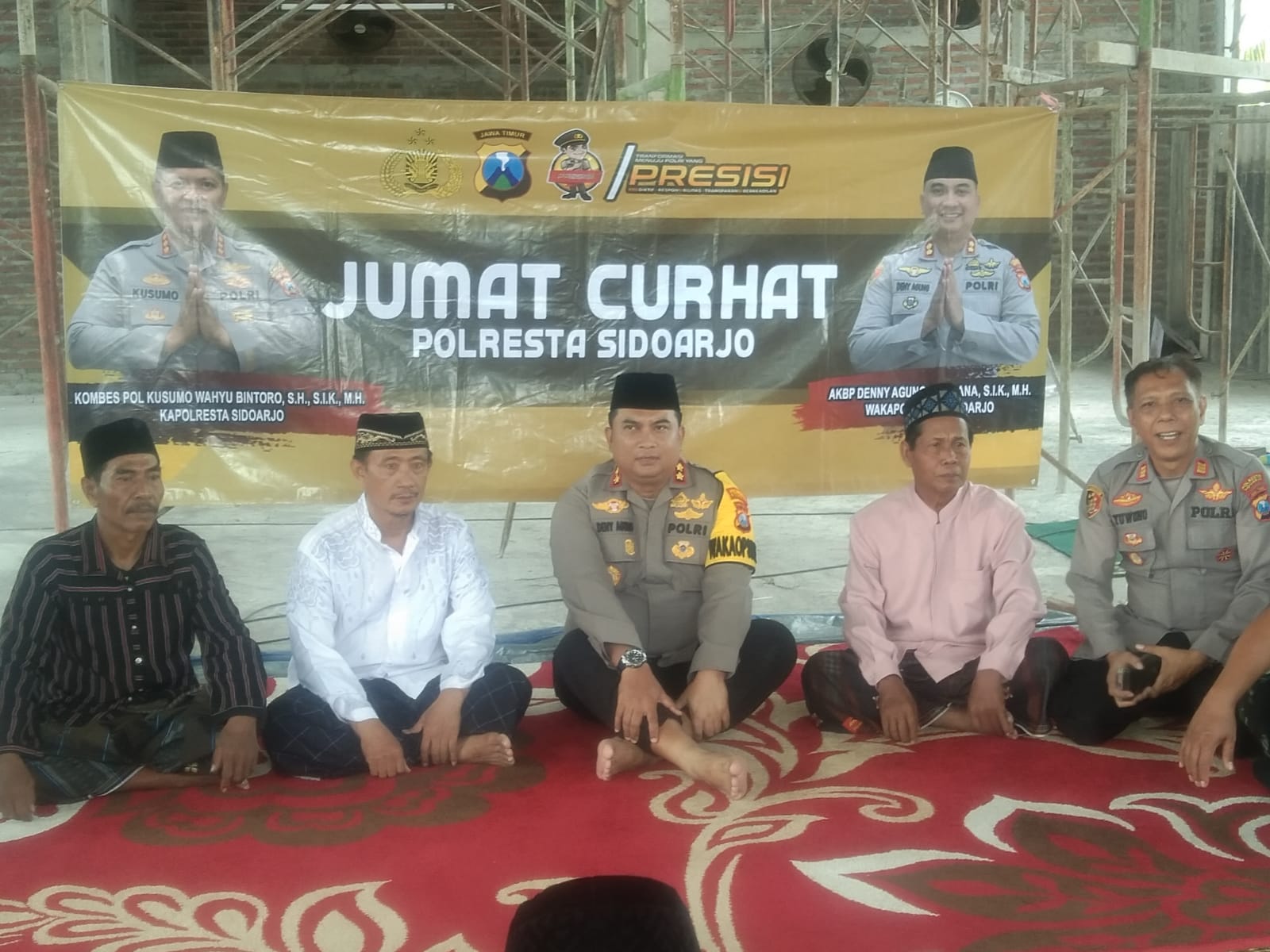 Jum'at Curhat Polrestabes Sidoarjo Beri Bantuan Untuk Pembangunan Masjid Darus Salam Krembung Sidoarjo