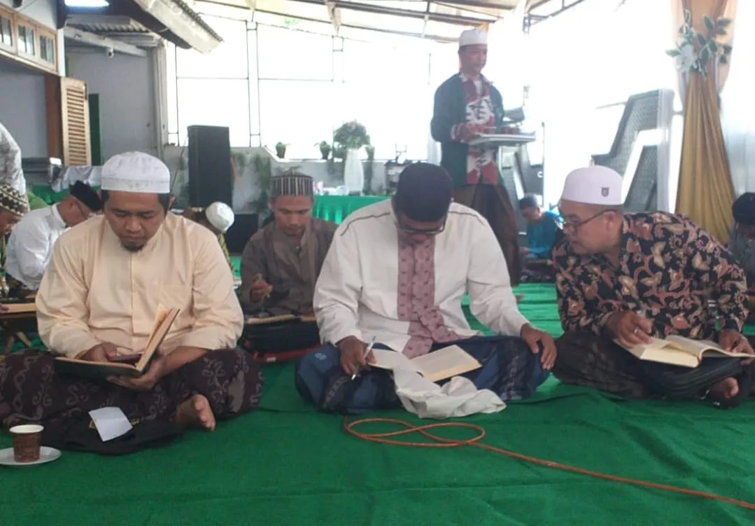 Kajian Bedah Kitab Bersama Ulama, Mubaligh Bripka Mustaqim Romli Pesan Bondowoso Kondusif