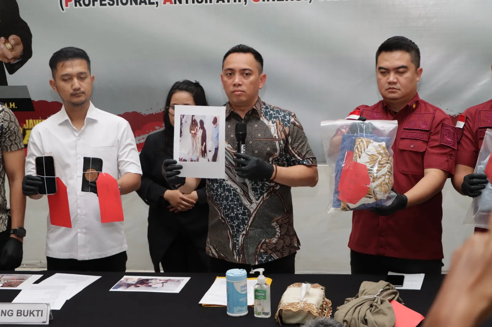 Pencuri International Asal Pakistan Dibekuk Usai Beraksi di Toko Tomli Wafa