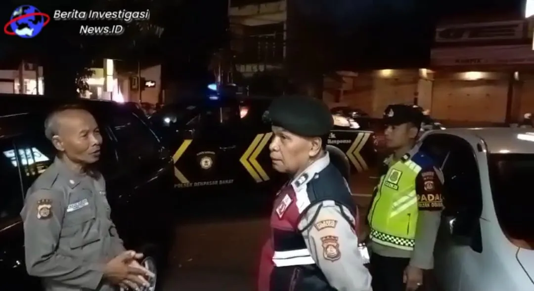 Tekan Kerawanan Kamtibmas Malam Hari Polsek Denbar Gelar Bluelight Patrol