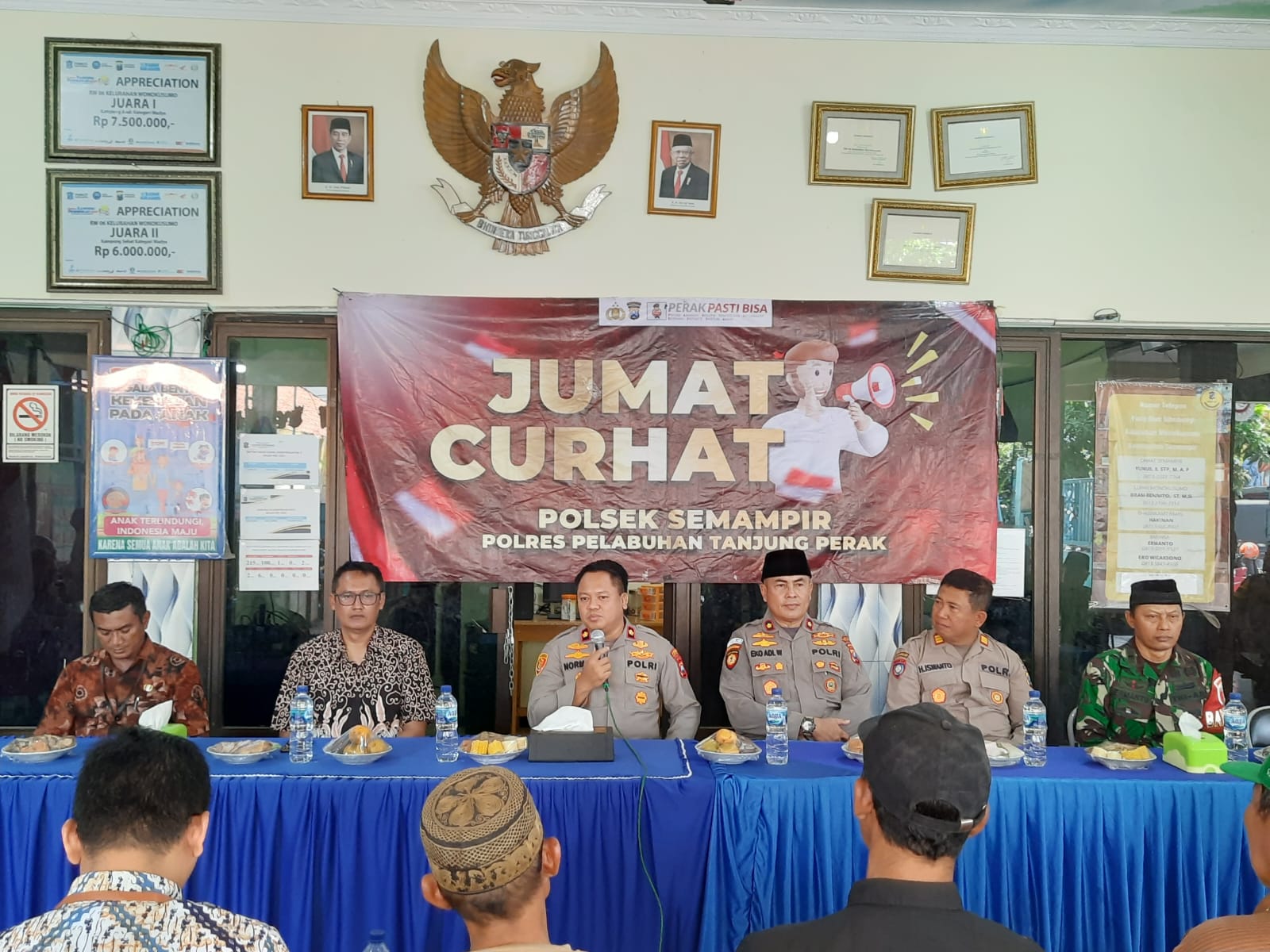 Polres Tanjung Perak Gelar Jumat Curhat Sebagai Sarana Polisi Dekat Dengan Masyarakat