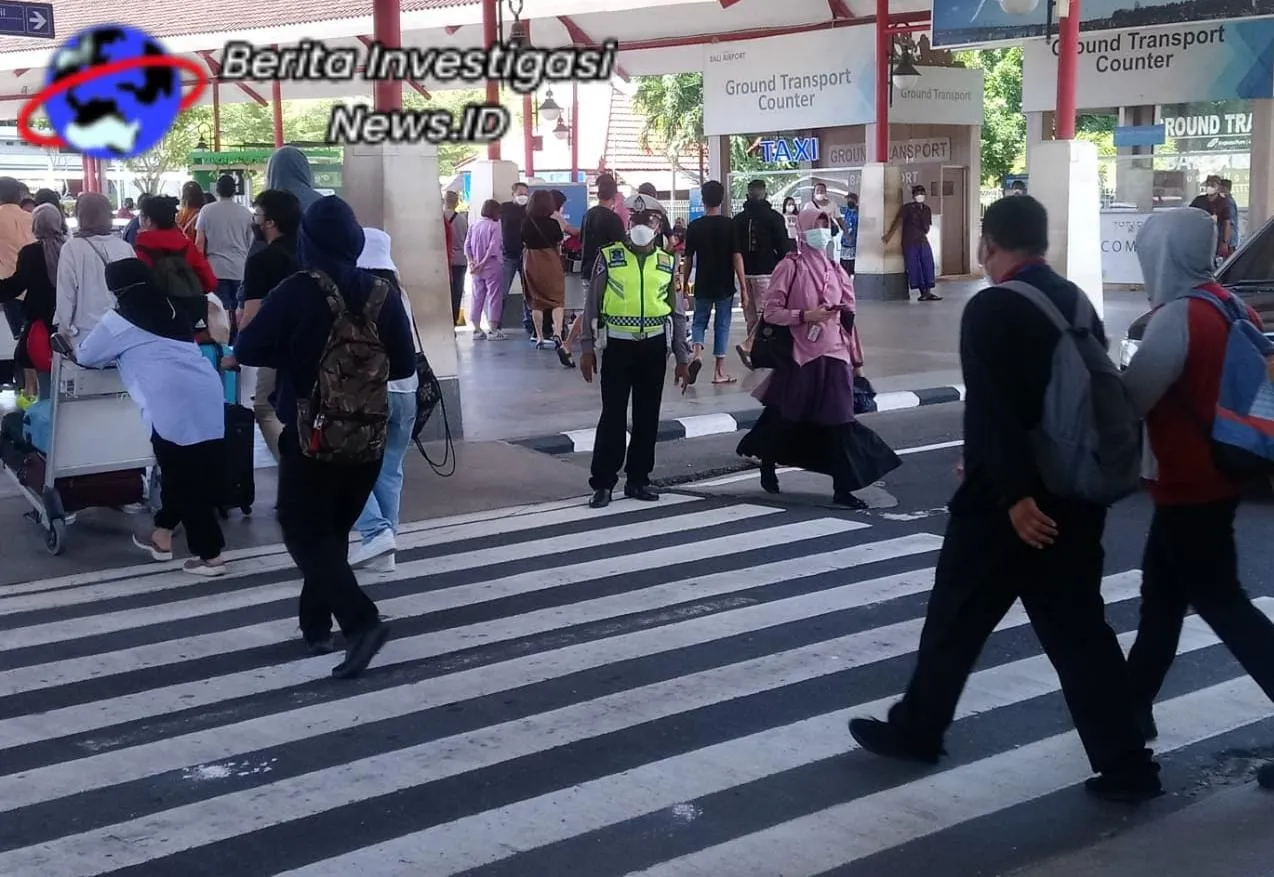 Pengaturan Lalin di Solaria, Polres Bandara Berikan Masyarakat Kelancaran Beraktifitas