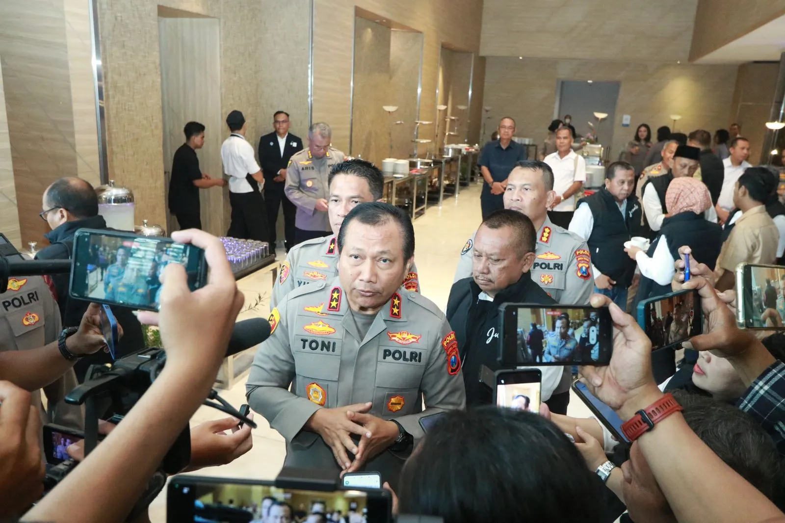 Polda Jatim dan Awak Media Bersinergi Suarakan Narasi Damai Dalam Pemilu 2024
