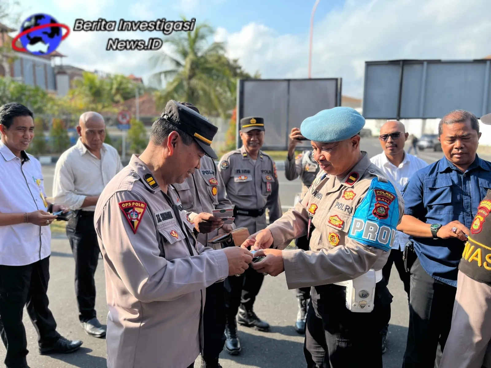 Sipropam Periksa Surat Kelengkapan Diri Anggota Polres Bandara Ngurah Rai