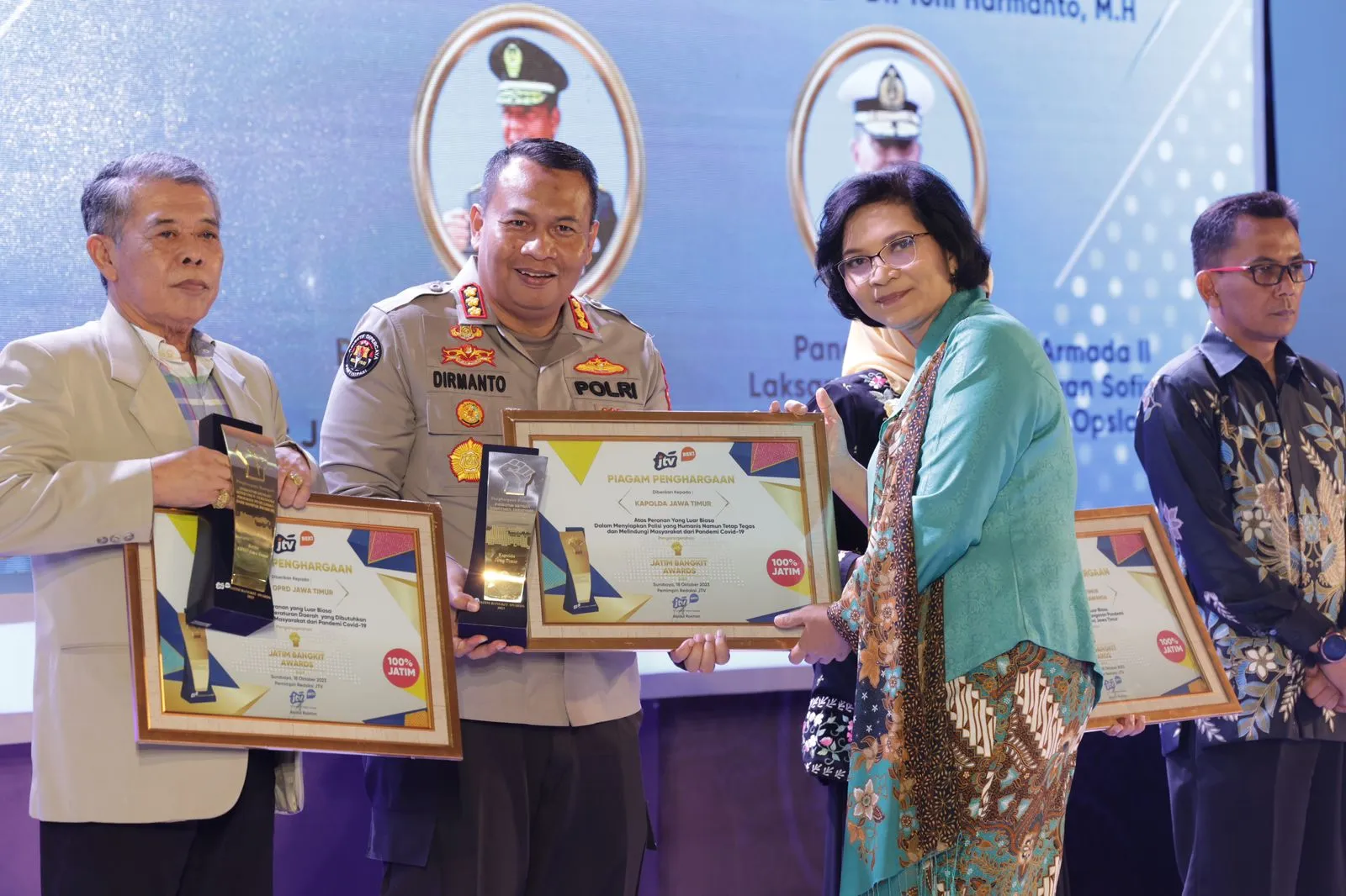 Irjen Pol Dr Toni Harmanto Raih Penghargaan Inisiator Komitmen Tertinggi Pemulihan Dampak Pandemi Covid-19