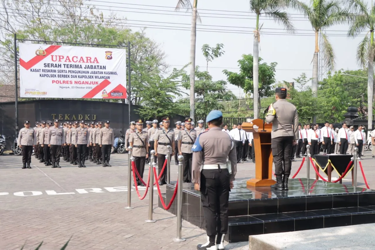 Kapolres Nganjuk Pimpin Sertijab Kasat Reskrim Serta Pengukuhan Jabatan Kasiwas, Kapolsek Berbek dan Wilangan
