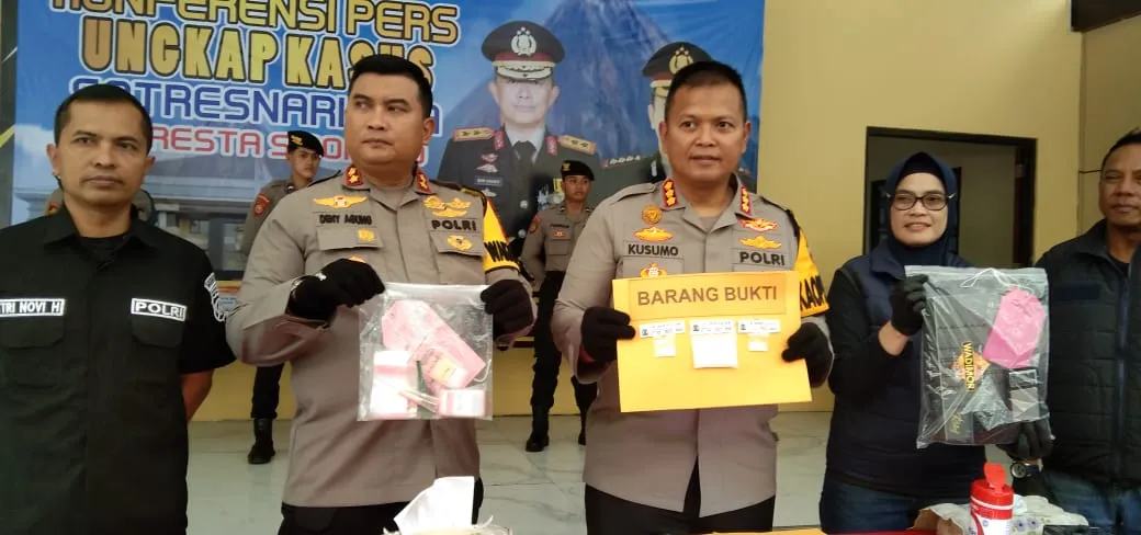 Satresnarkoba Polresta Sidoarjo Tangkap Residivis Kambuhan Didalam Kosnya, Pemakai Sekaligus Pengedar Narkotika
