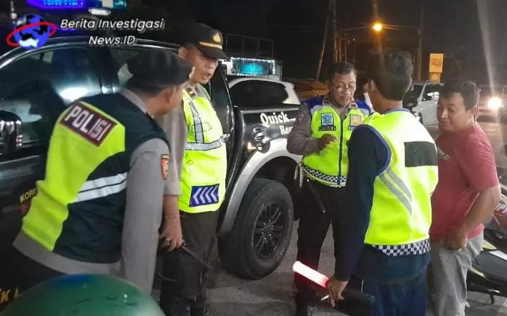 Tampilkan Bluelight Patrol Dimalam Hari Polsek Denbar Tingkatkan Keamanan Wilayah