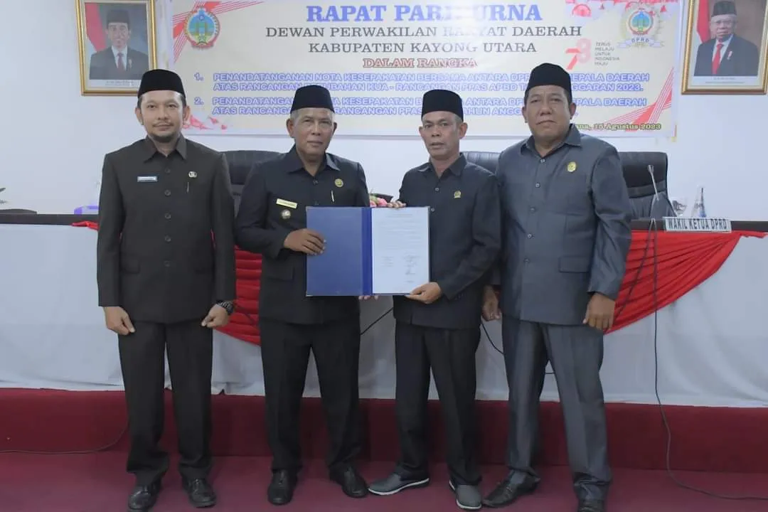 Bupati dan Pimpinan Dewan Perwakilan Rakyat Daerah (DPRD) Menandatangani Nota Kesepakatan Kebijakan Umum Perubahan