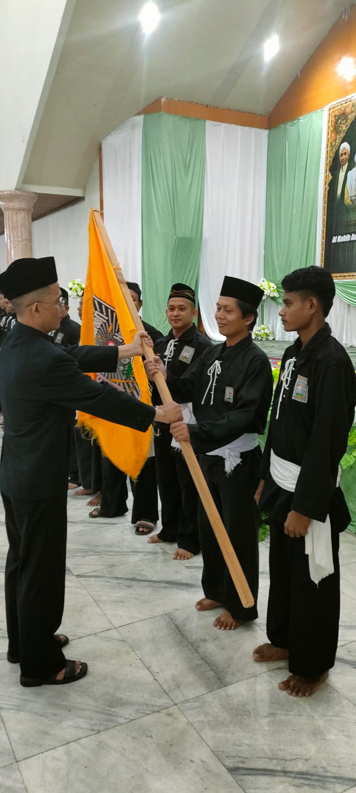 Pelantikan Anggota PSHT Cabang Ambon Oleh Dr.KH. Djoko Hartono, S.Ag, M.Ag, M.M Pengurus PSHT Pusat dan Pengasuh Ponpes Jagad Alimussiry Surabaya