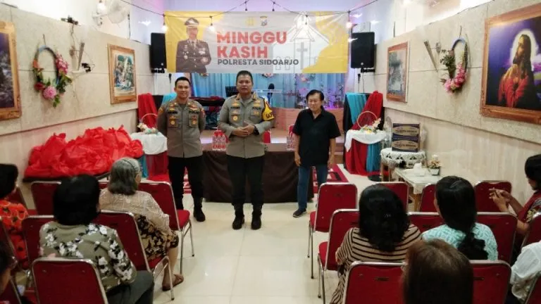 Polresta Sidoarjo Kunjungi Gereja Allah Maha Naim Pondok Mutiara Dalam Giat Minggu Kasih