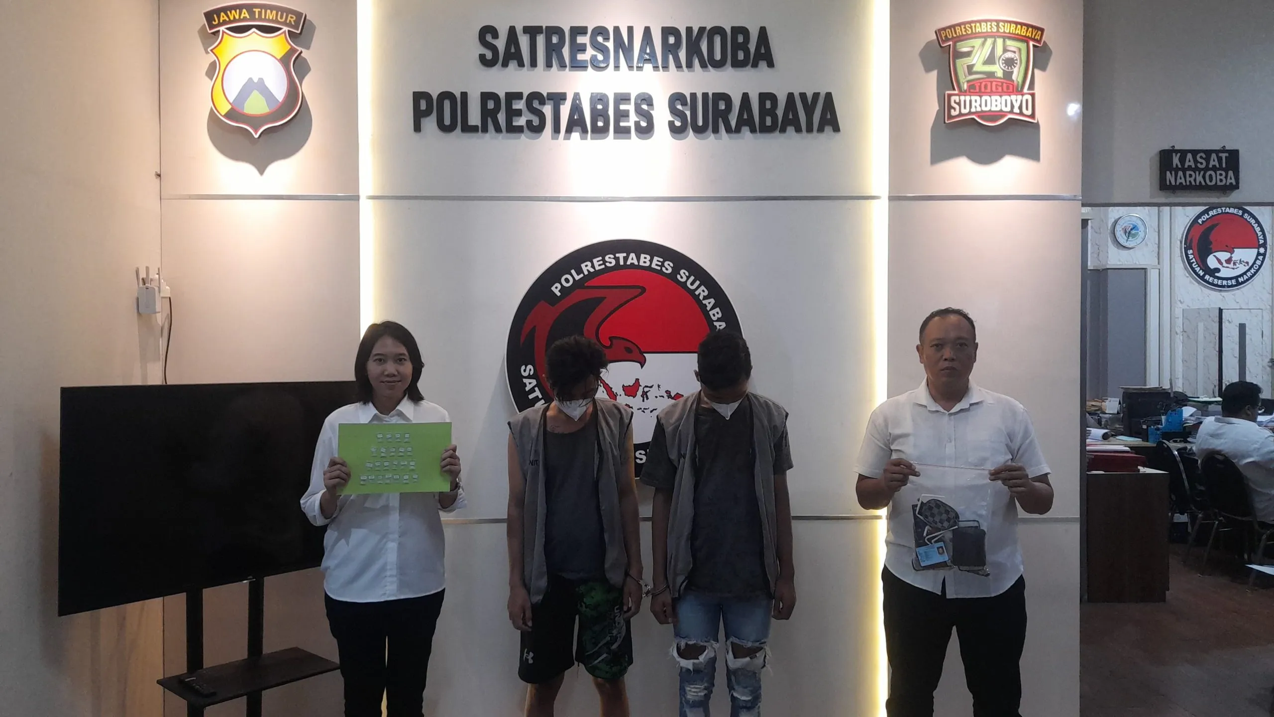 Dua Pemuda Kedapatan Barang Haram Berhasil Diamankan Satresnarkoba Polrestabes Surabaya