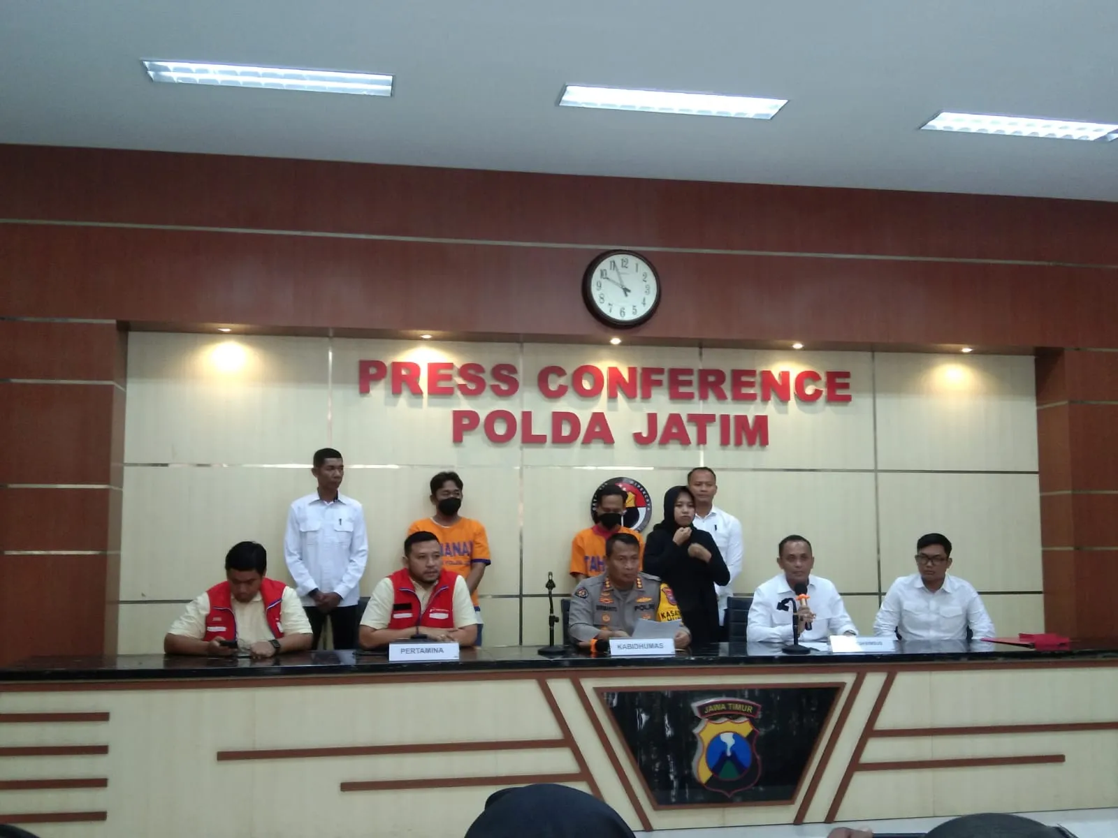 Polda Jatim Tangkap Sopir dan Kernet Sementara Bos Penimbun BBM Masih Berkeliaran