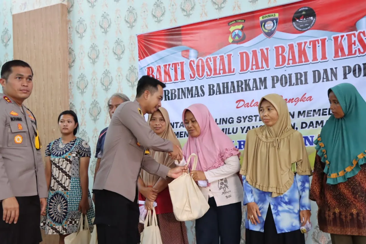 Polres Nganjuk Kembali Gelar Bakti Sosial dan Pengobatan Gratis untuk Warga Kwagean