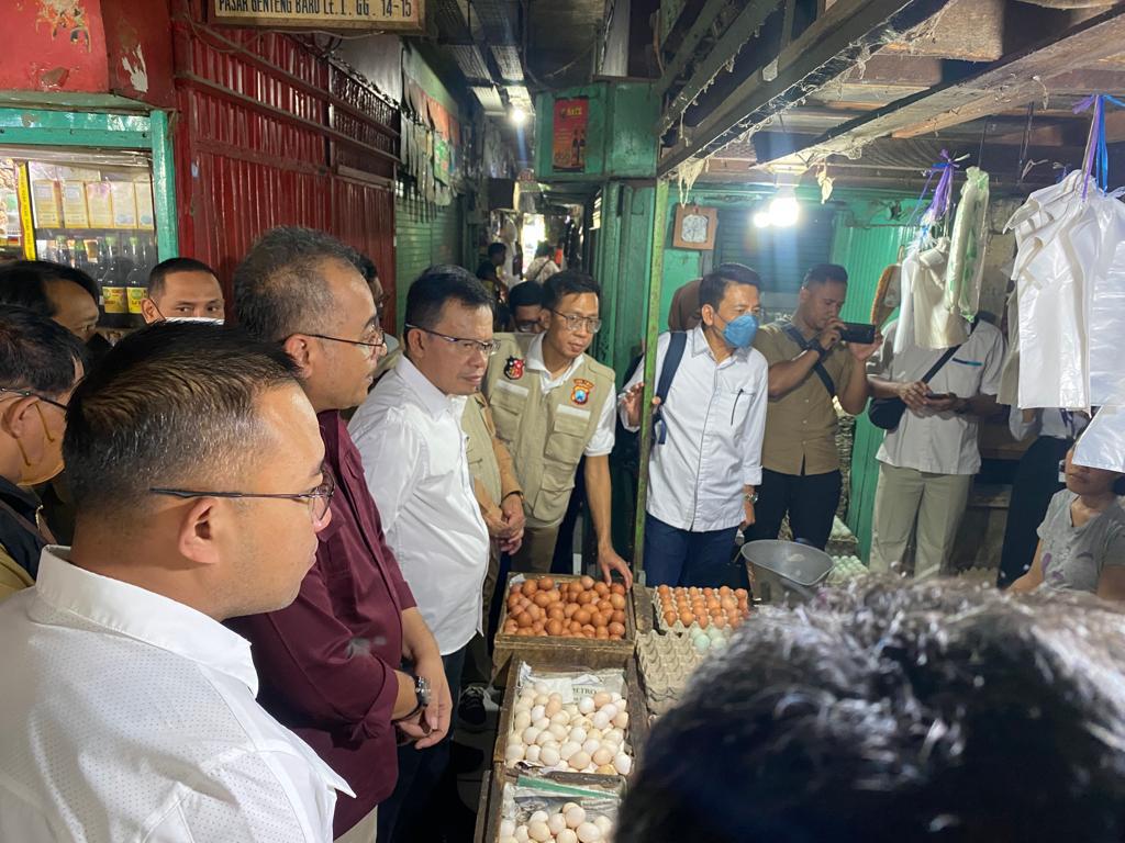 Satgas Pangan Bareskrim Polri Bersama Polda Jatim Sidak Pasar Sentra Beras