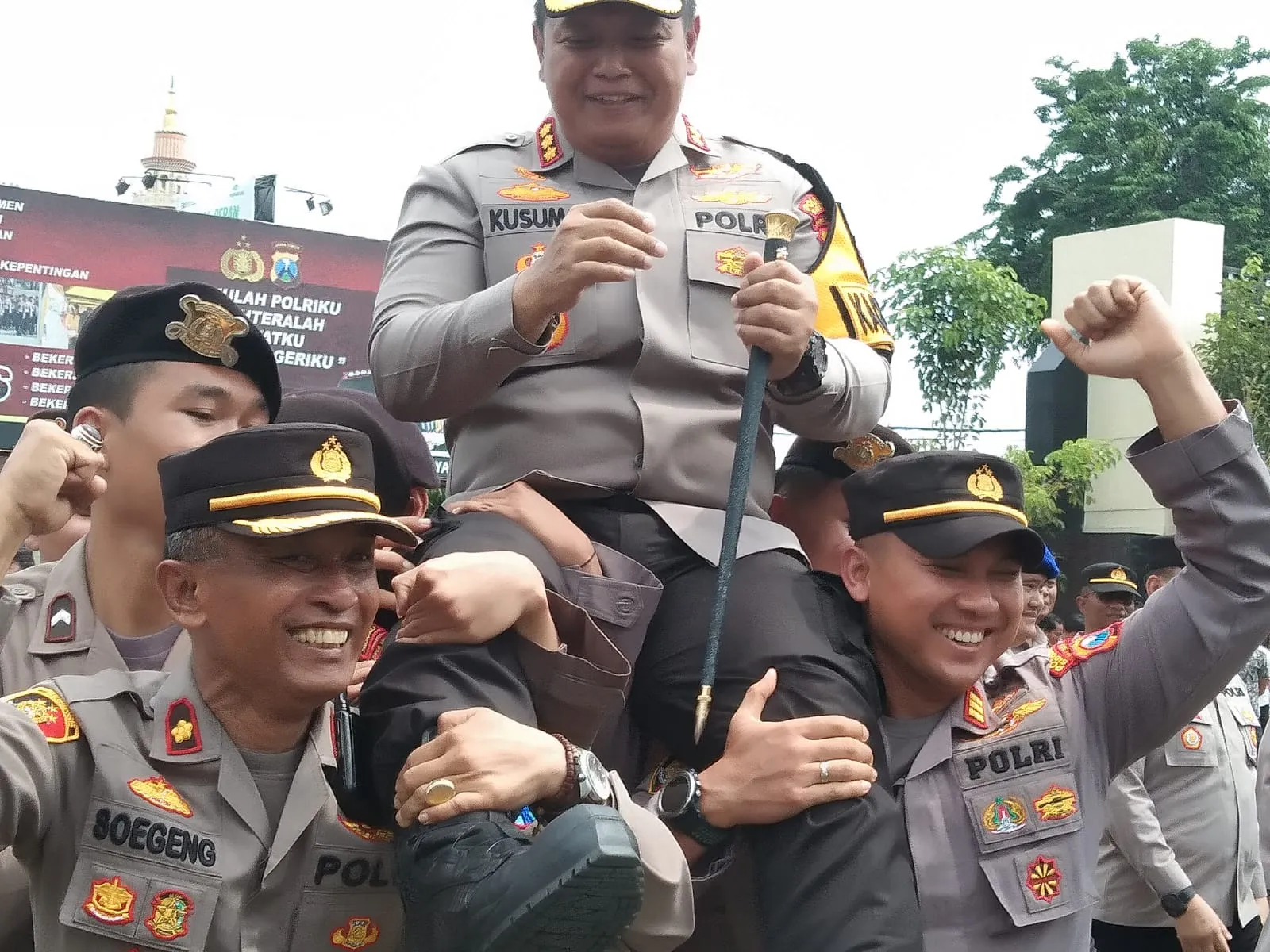Kapolresta Sidoarjo Kombes Pol.Kusumo Wahyu Bintoro Pimpin Apel Perpisahan