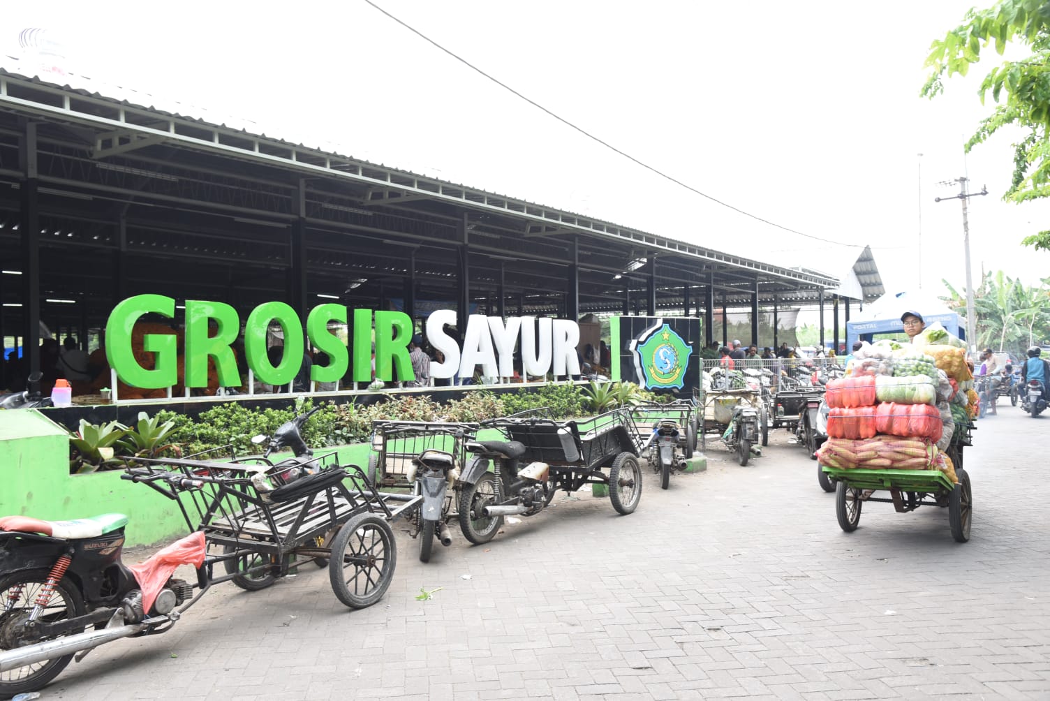 Omzet Pedagang Meningkat, Gus Muhdlor Bakal Bangun Lagi Grosir Sayur Pasar Kedungrejo Waru