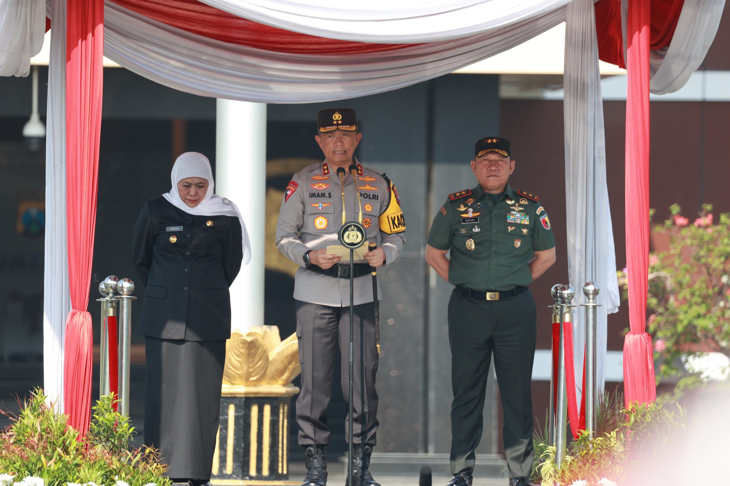 Kapolda Jatim Pimpin Apel Gelar Pasukan Operasi Lilin Semeru 2023