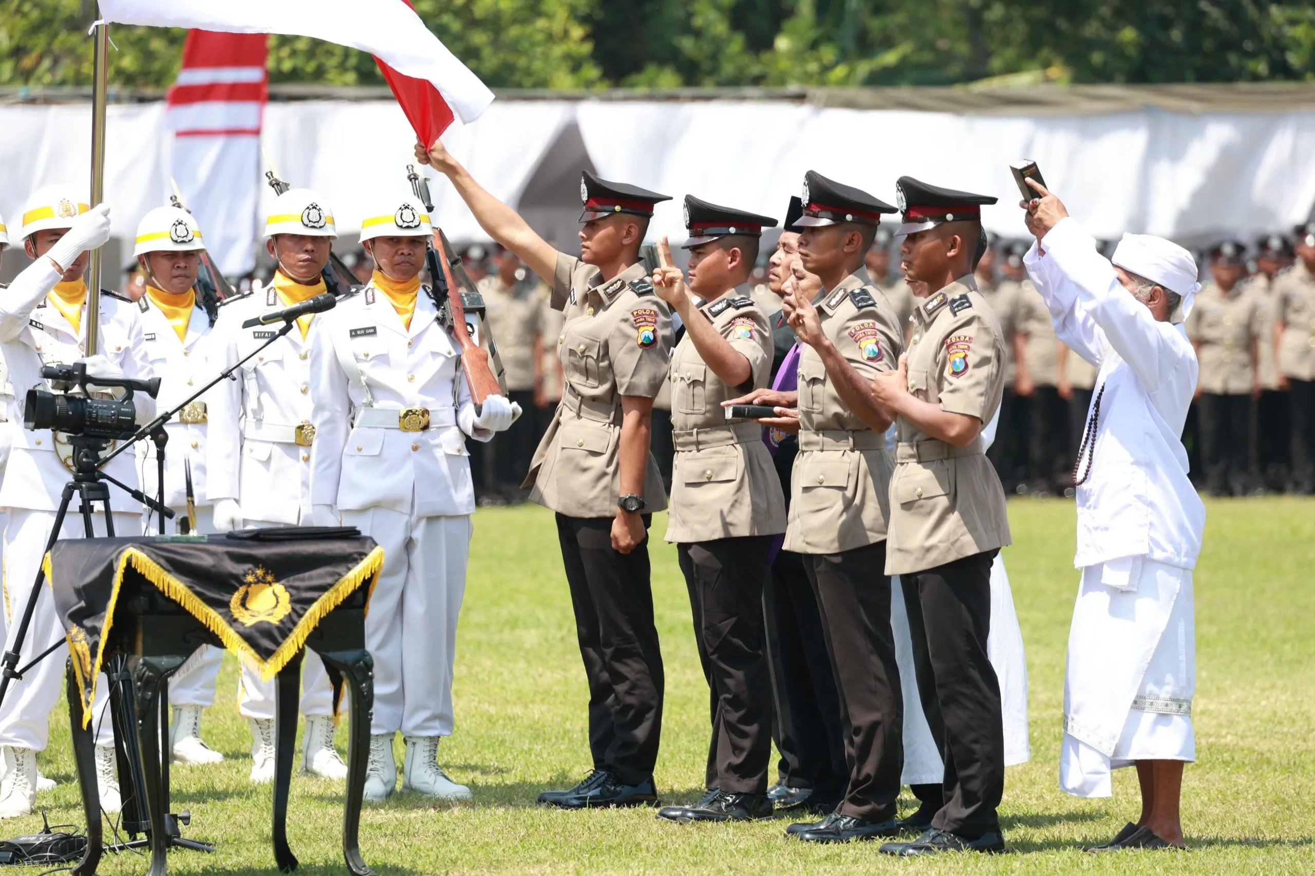 Jelang Pemilu 2024, Kapolda Jatim Lantik 841 Bintara Polri