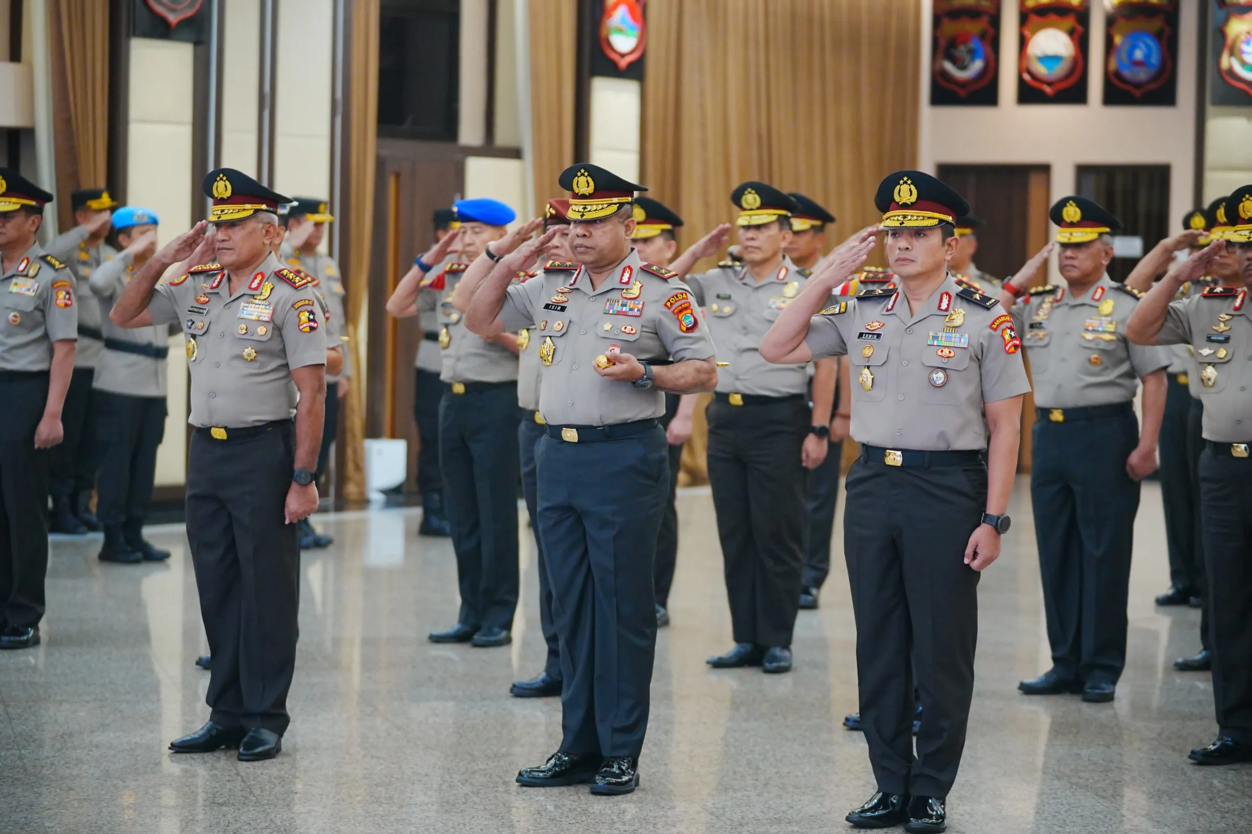 Kapolri Naikkan Pangkat 45 Pati Polri, Ada Satu Polwan Jadi Jenderal