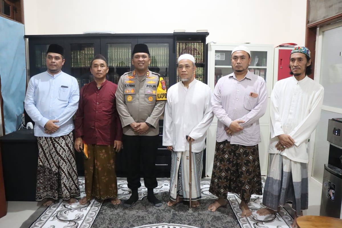 Awali Tugas, Kapolresta Sidoarjo Kunjungi Tokoh Ulama Perkuat Sinergitas Untuk Harkamtibmas