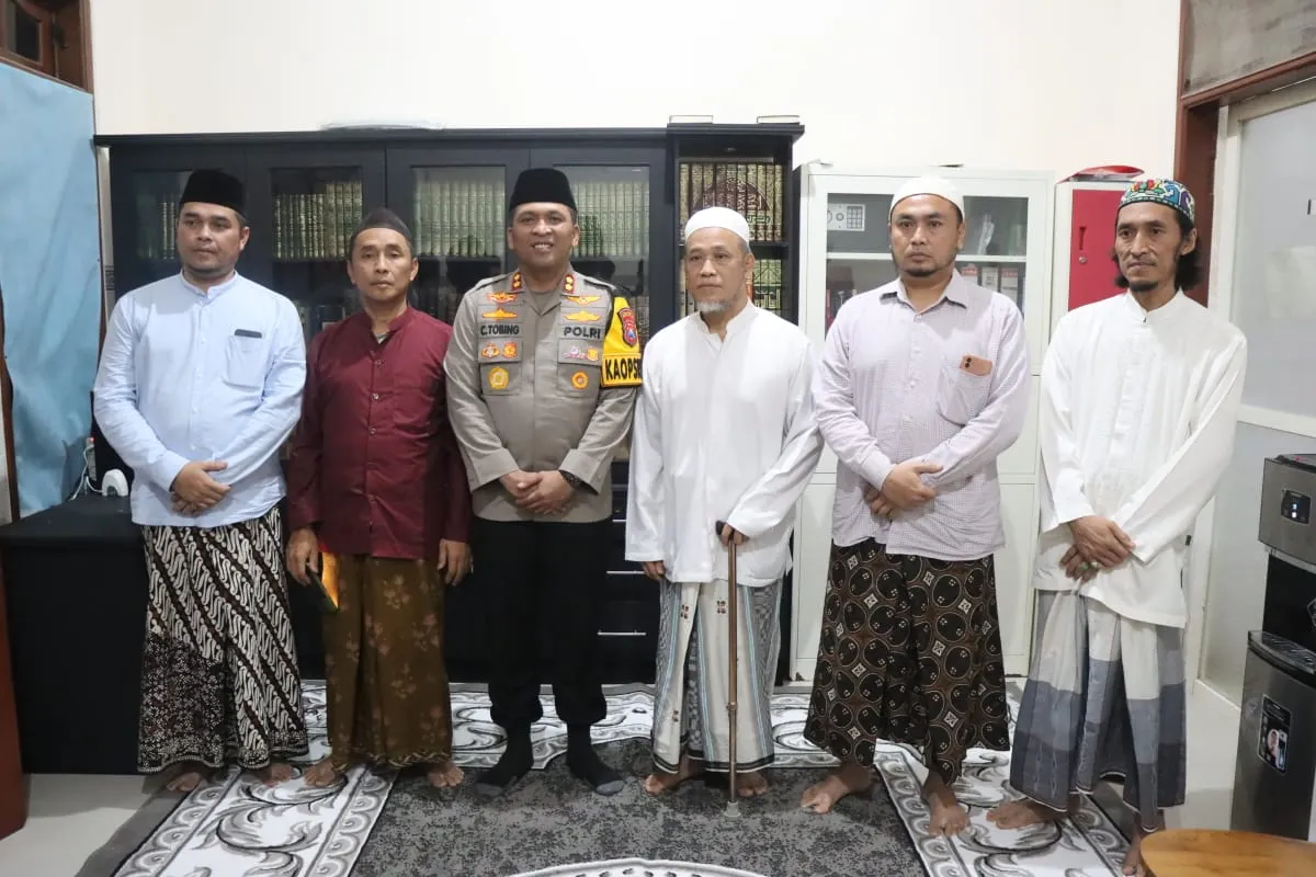 Awali Tugas, Kapolresta Sidoarjo Kunjungi Tokoh Ulama Perkuat Sinergitas Untuk Harkamtibmas